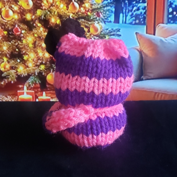 Handmade Knit Kitty - Picture 4 of 6